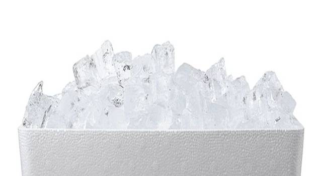Polystyrene-box-with-ice