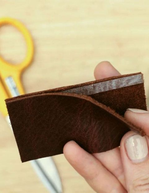 Double-sided-tape-tissue-on-leather-image Double-sided-tape-tissue-on-leather-image