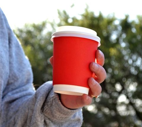 Bio-hot-cups-double-wall-red-in-hand
