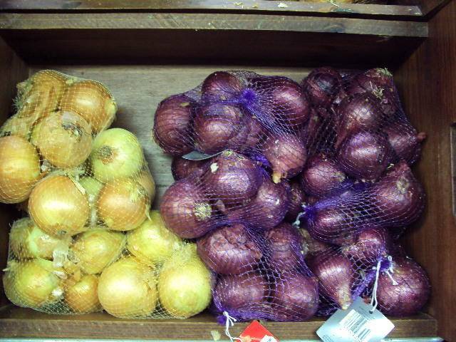 Available in the following dimensions: 3KG X 150M  VEGE-NET1KG X 150M  VEGE-NET3KG X 100M  VEGE-NET1KG X 100M  VEGE-NET5KG X 500M  VEGE-NET  13CM ONION NET,  4 X 250m4KG CARRY POCKETS52CM PRODUCE POCKETS57CM PRODUCE POCKETSPALLET NET   2000m